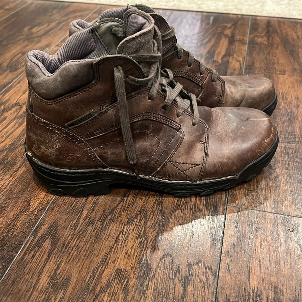 Harley Davidson brown leather boots size 10.5 GUC distressed look oil slippery